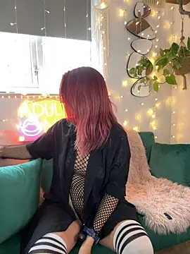 Snapshot of MelodyRoseUk chatting on October 2025 01:46:02 PM MelodyRoseUk online show from October 2025 01:46:02 PM