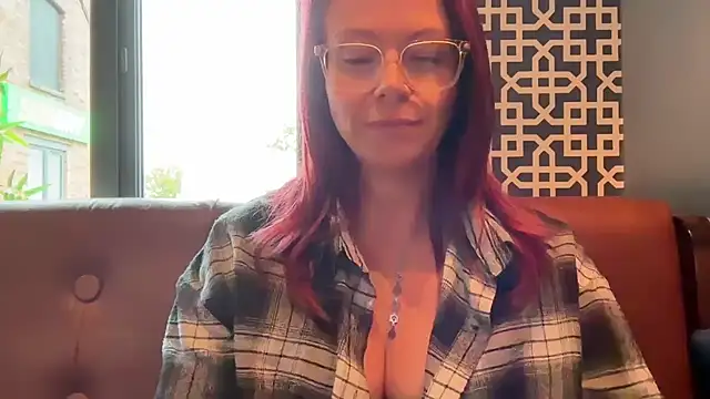 Snapshot of MelodyRoseUk chatting on October 2025 12:17:02 PM MelodyRoseUk online show from October 2025 12:17:02 PM