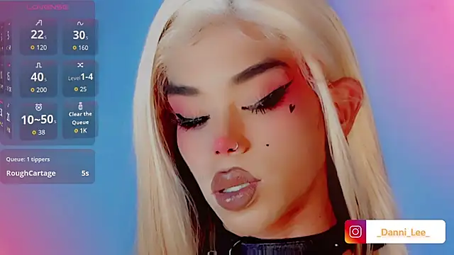 Snapshot of DanniLee_ chatting on November 2025 11:26:02 PM DanniLee online show from November 2025 11:26:02 PM