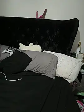 Snapshot of curvybabesx1 chatting on December 2024 07:08:01 AM curvybabesx1 online show from December 2024 07:08:01 AM