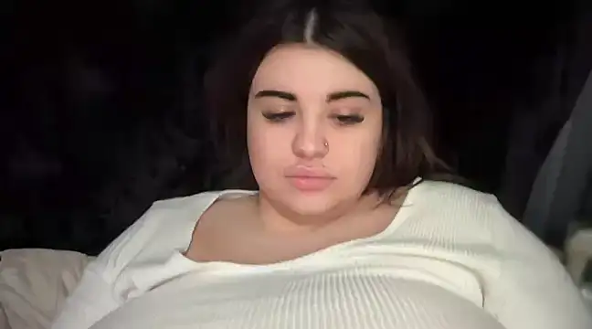 Snapshot of curvybabesx1 chatting on March 2025 08:17:01 AM curvybabesx1 online show from March 2025 08:17:01 AM