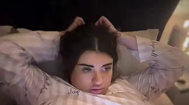 Snapshot of curvybabesx1 chatting on March 2025 06:11:02 AM curvybabesx1 online show from March 2025 06:11:02 AM