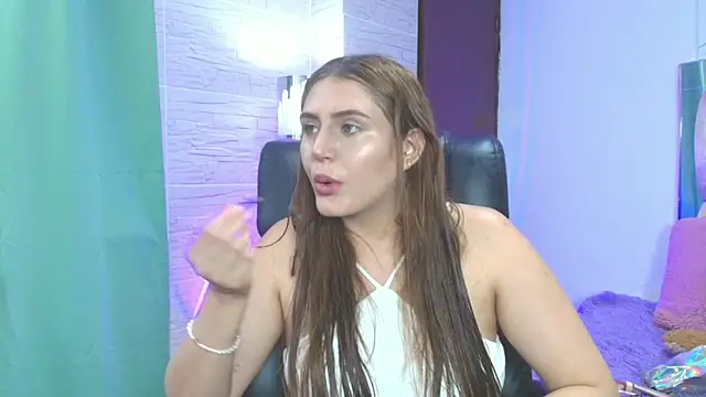 dakota Robbins  online show from September 2025 08:25:01 PM