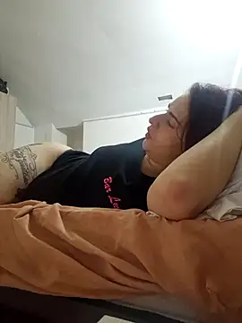 Snapshot of perla97 chatting on November 2025 05:13:01 PM perla97 online show from November 2025 05:13:01 PM