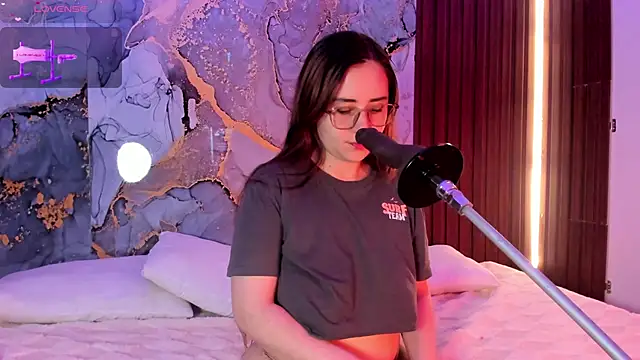 centaurigirl online show from October 2025 03:26:01 AM