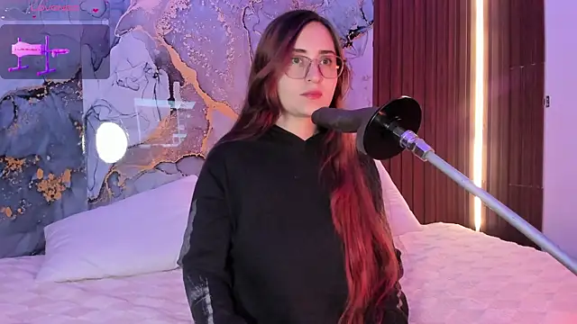 centaurigirl online show from October 2025 03:28:01 AM