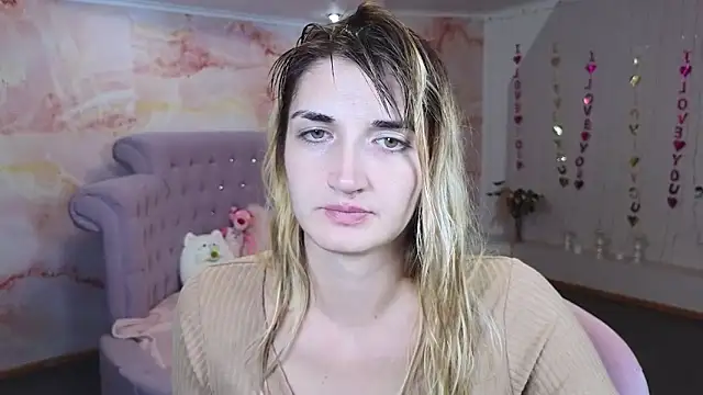 Snapshot of Nika_Kitten chatting on October 2025 05:24:02 PM Nika Kitten online show from October 2025 05:24:02 PM