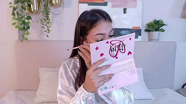 MiaOconner online show from February 2025 11:43:02 AM