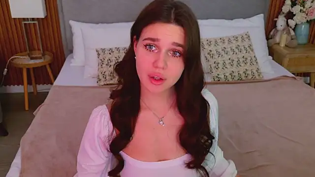 Snapshot of RihannaRose chatting on October 2025 05:10:02 PM RihannaRose online show from October 2025 05:10:02 PM