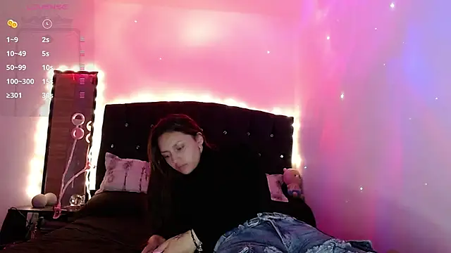 holy juli online show from January 2025 04:09:01 AM