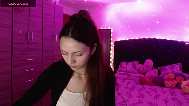 holy juli online show from October 2025 03:39:02 AM