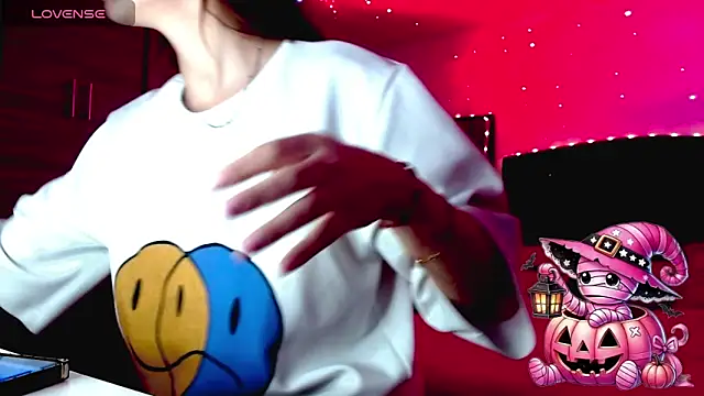 holy juli online show from October 2025 03:20:02 AM