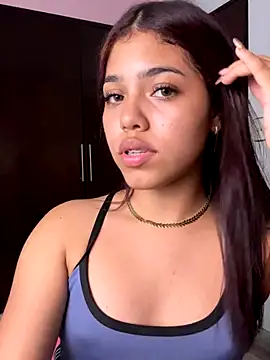 KellyOlsenbe online show from October 2025 09:15:02 PM