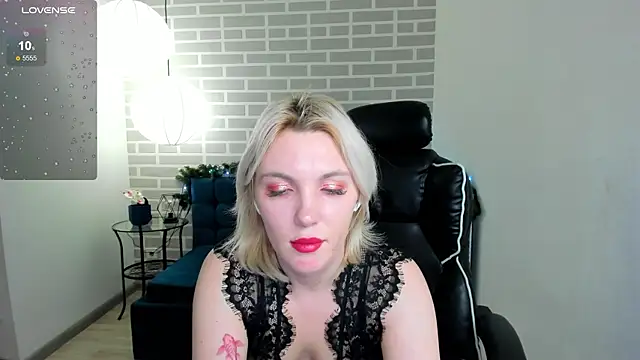 Fluffy Monica online show from December 2024 04:20:02 AM