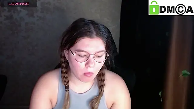 Snapshot of holy_michela chatting on September 2025 02:59:02 AM holy michela online show from September 2025 02:59:02 AM