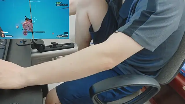 Snapshot of MIXEMKUTAKO chatting on October 2025 01:35:02 PM MIXEMKUTAKO online show from October 2025 01:35:02 PM