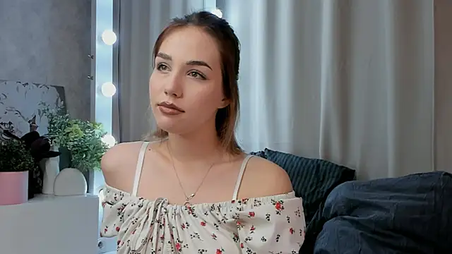 Tate Angel online show from September 2025 06:20:01 PM