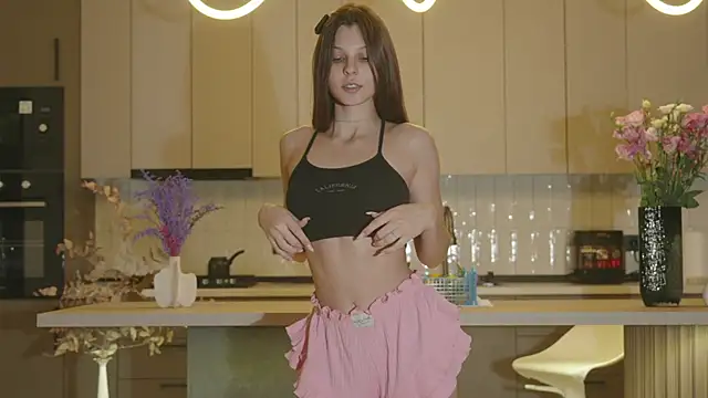 whisper of love online show from November 2025 02:10:01 AM