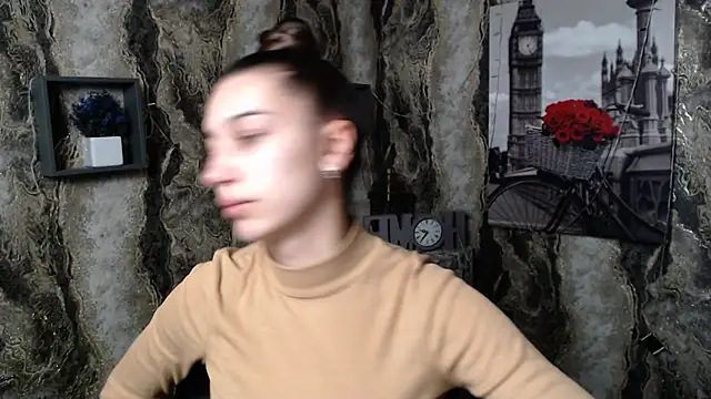 KarolinaRosse  online show from December 2024 03:45:01 AM