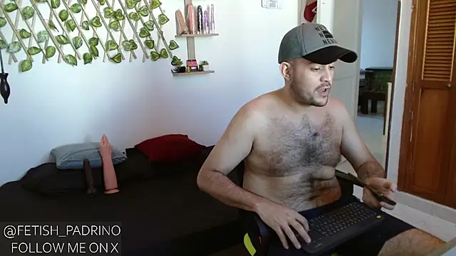 Snapshot of fetish_padrino chatting on January 2025 03:10:02 PM fetish padrino online show from January 2025 03:10:02 PM