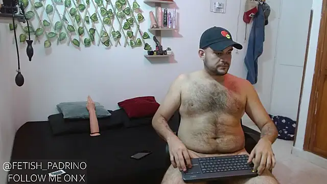 Snapshot of fetish_padrino chatting on January 2025 10:19:01 AM fetish padrino online show from January 2025 10:19:01 AM