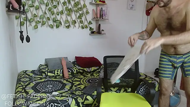 Snapshot of fetish_padrino chatting on January 2025 08:53:01 PM fetish padrino online show from January 2025 08:53:01 PM