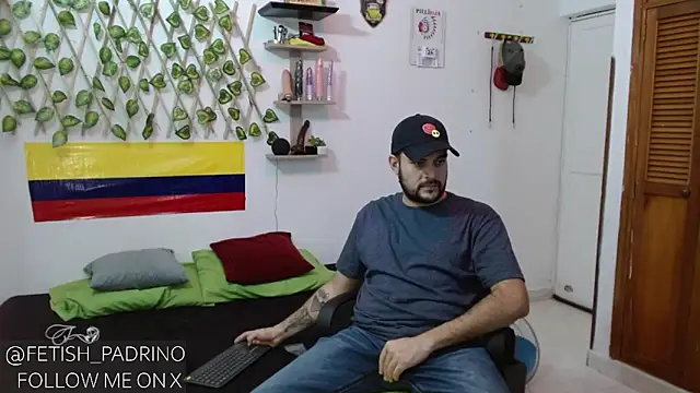 Snapshot of fetish_padrino chatting on February 2025 10:47:02 PM fetish padrino online show from February 2025 10:47:02 PM