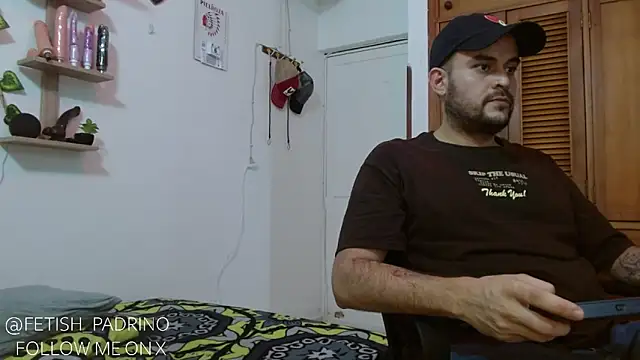 Snapshot of fetish_padrino chatting on March 2025 09:09:02 PM fetish padrino online show from March 2025 09:09:02 PM