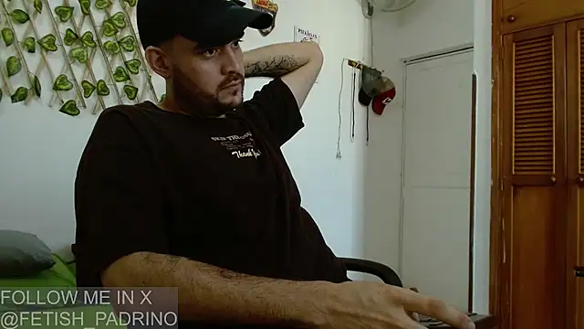 Snapshot of fetish_padrino chatting on March 2025 03:07:01 PM fetish padrino online show from March 2025 03:07:01 PM