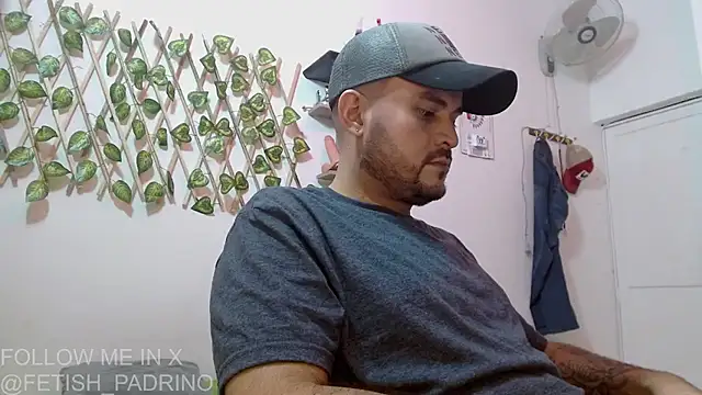 Snapshot of fetish_padrino chatting on March 2025 01:43:01 AM fetish padrino online show from March 2025 01:43:01 AM