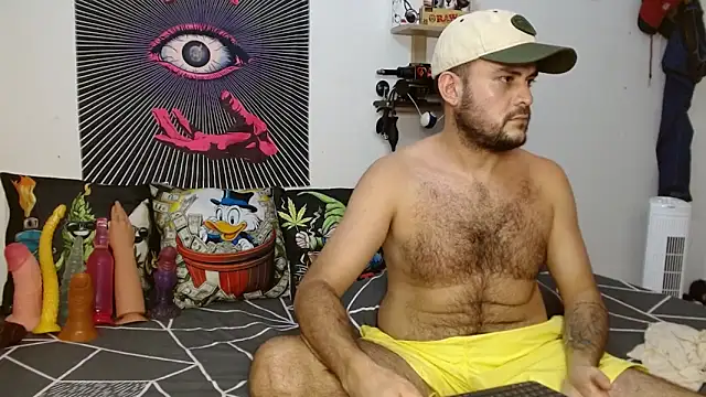 Snapshot of fetish_padrino chatting on September 2025 11:07:01 PM fetish padrino online show from September 2025 11:07:01 PM