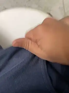 AbhishekFist online show from November 2025 06:32:01 PM