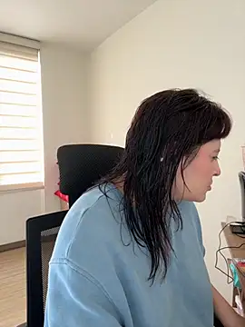 PoliBenett  online show from October 2025 08:21:02 PM