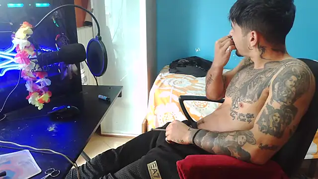 Snapshot of Badboyi1997 chatting on October 2025 12:35:01 PM Badboyi1997 online show from October 2025 12:35:01 PM