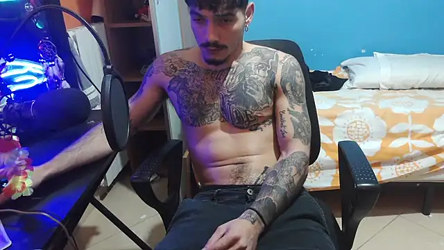 Snapshot of Badboyi1997 chatting on October 2025 12:41:02 AM Badboyi1997 online show from October 2025 12:41:02 AM