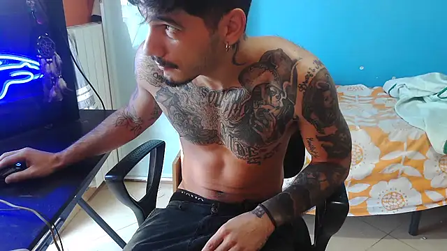 Snapshot of Badboyi1997 chatting on October 2025 12:47:01 PM Badboyi1997 online show from October 2025 12:47:01 PM