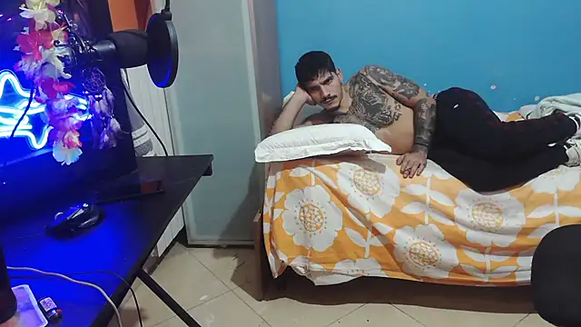 Snapshot of Badboyi1997 chatting on October 2025 12:53:02 AM Badboyi1997 online show from October 2025 12:53:02 AM