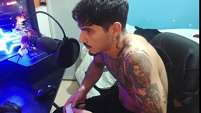 Snapshot of Badboyi1997 chatting on October 2025 12:11:01 AM Badboyi1997 online show from October 2025 12:11:01 AM