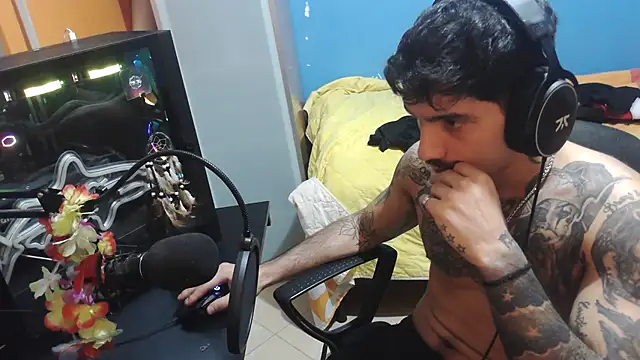 Snapshot of Badboyi1997 chatting on October 2025 02:11:02 AM Badboyi1997 online show from October 2025 02:11:02 AM