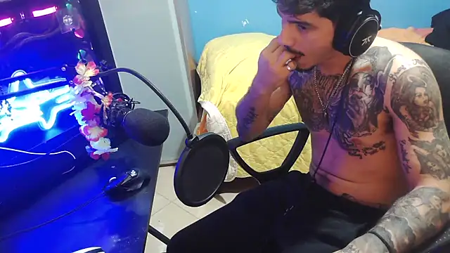 Snapshot of Badboyi1997 chatting on October 2025 02:19:02 AM Badboyi1997 online show from October 2025 02:19:02 AM