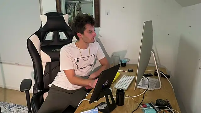 Dylansd online show from December 2024 12:34:02 AM