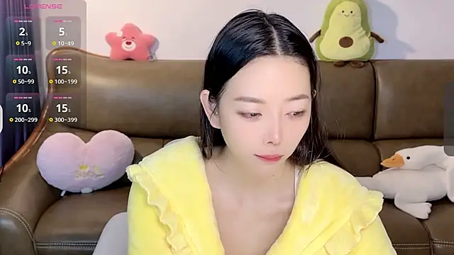 Yilin1999 online show from February 2025 12:54:01 PM