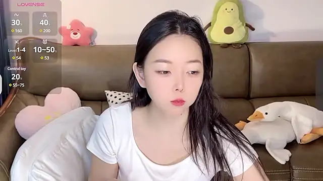 Yilin1999 online show from February 2025 10:26:02 PM