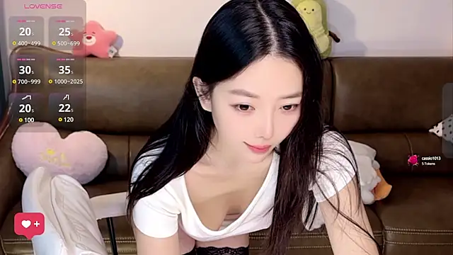Yilin1999 online show from March 2025 11:01:02 AM