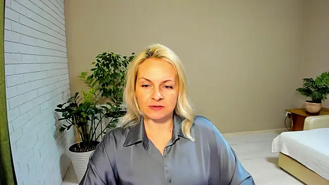 Alicee Gracee online show from February 2025 07:23:02 PM