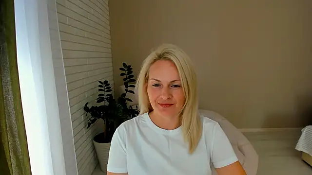 Alicee Gracee online show from September 2025 07:52:02 AM