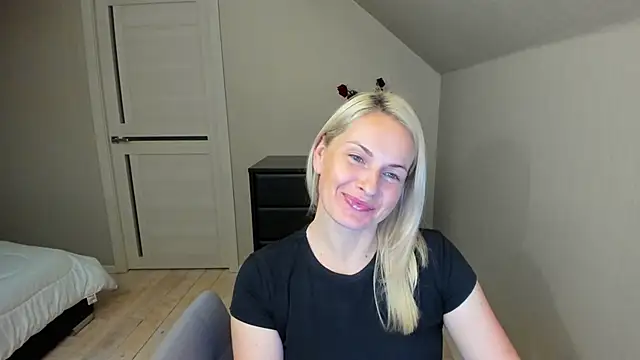 Alicee Gracee online show from September 2025 09:19:01 PM