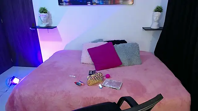 cristal-evanns online show from December 2024 12:30:01 AM