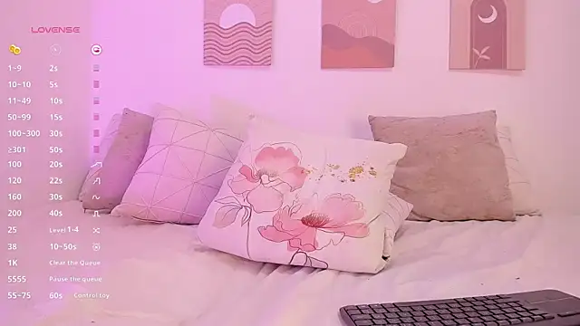 Snapshot of Mia_Heartt chatting on March 2025 04:33:02 PM Mia Heartt online show from March 2025 04:33:02 PM