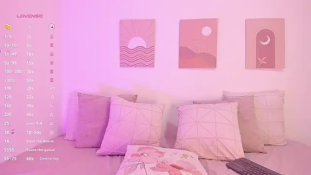 Snapshot of Mia_Heartt chatting on March 2025 07:05:01 PM Mia Heartt online show from March 2025 07:05:01 PM